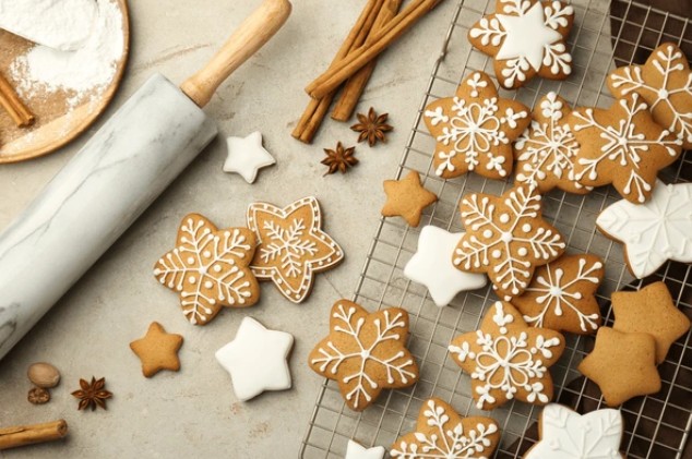 NYC: Gingerbread Cookie Baking & Decorating (BYOB)
